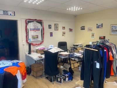 Services - 80 m² - 3 pièces