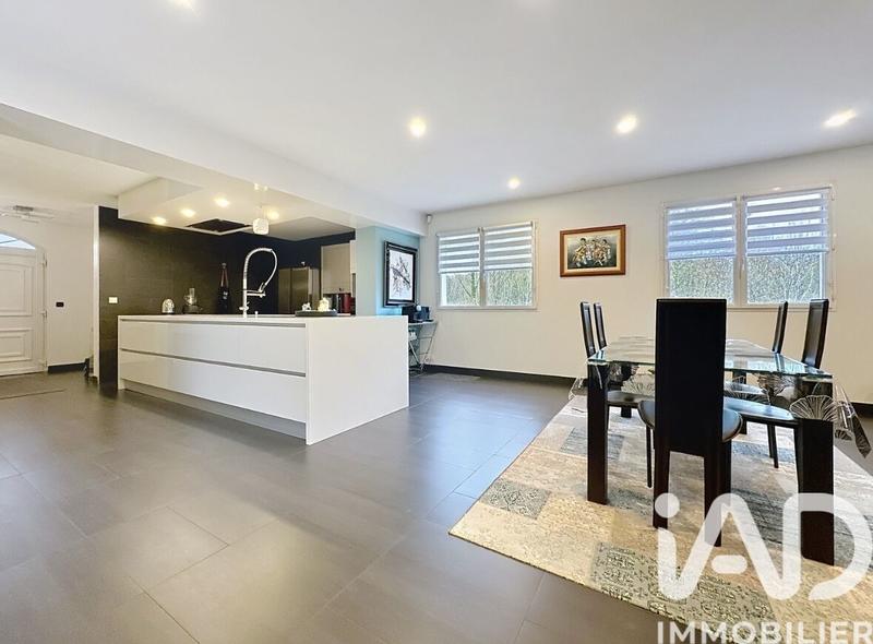 Maison - 290 m² - 7 pièces