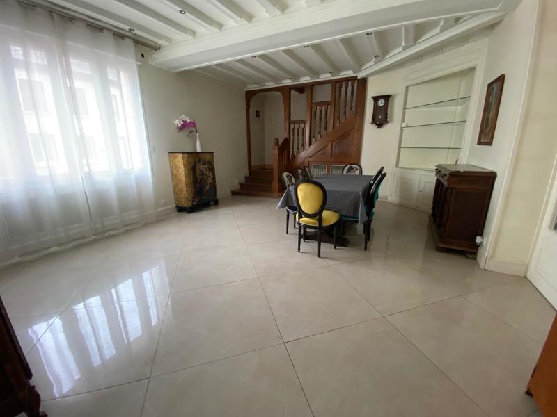 Propriété - 328 m² - 8 pièces