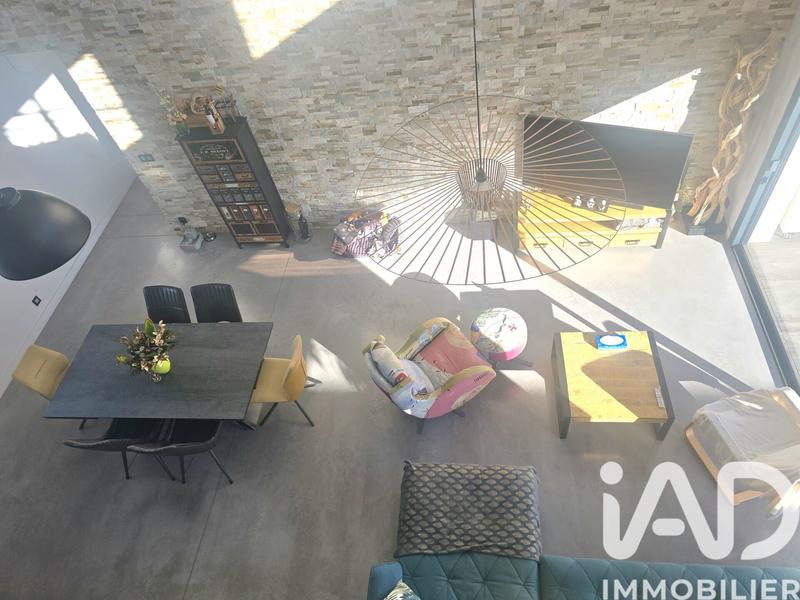 Maison - 244 m² - 6 pièces