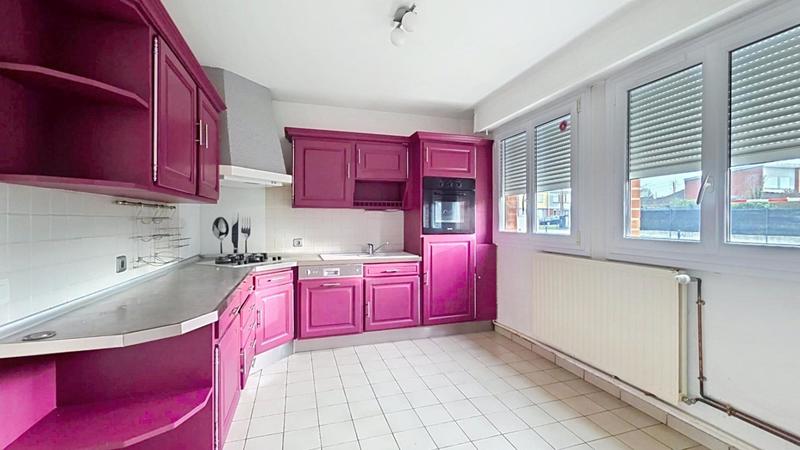Maison - 77 m² - 5 pièces