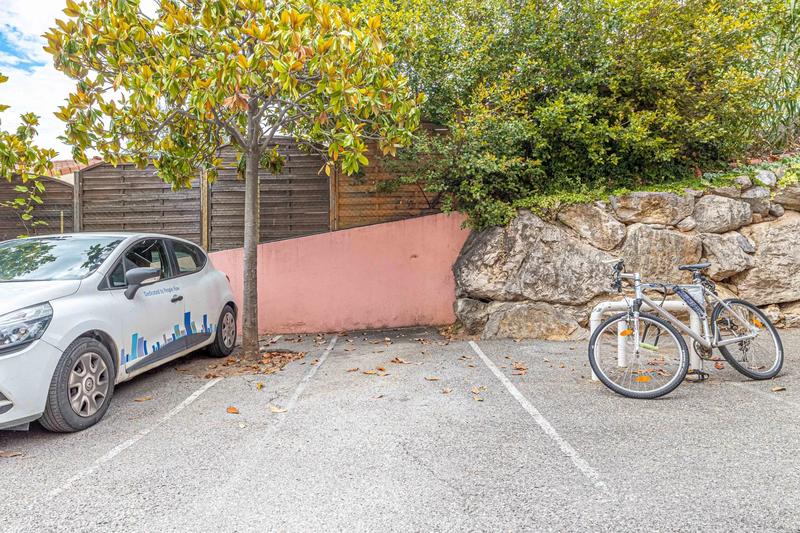 Parking - 12 m²