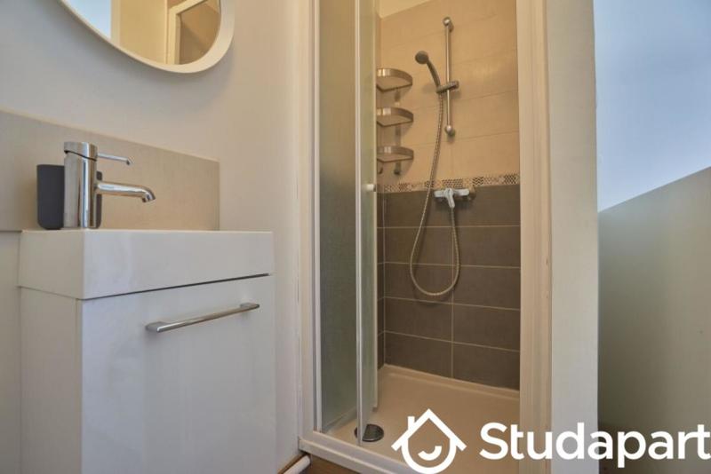 Chambre - 13 m² - 1 pièce