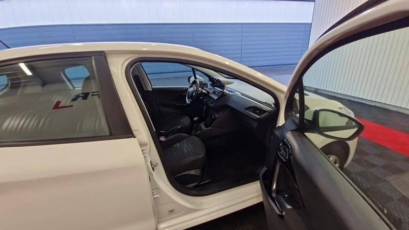 Peugeot 208 affaire 1.2 Puretech 82 Premium