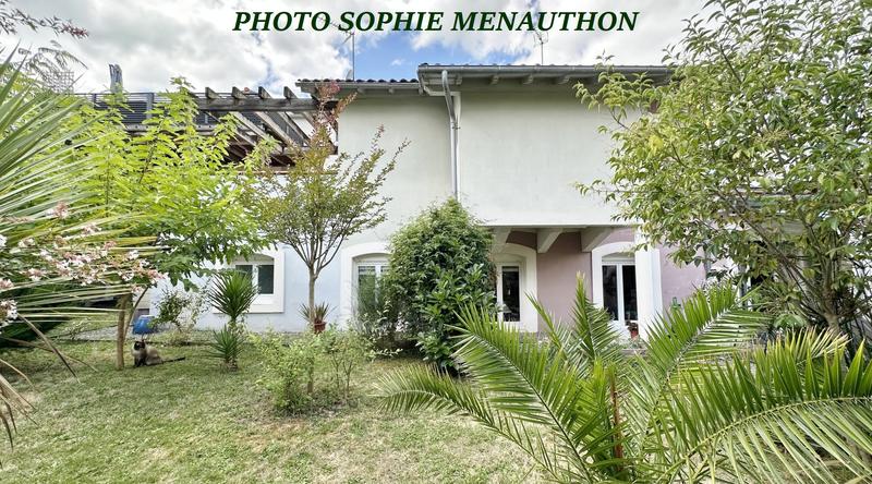 Appartement bourgeois - 184 m² - 4 pièces