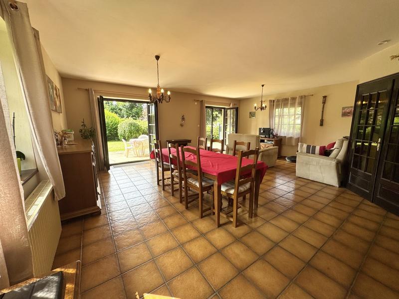 Maison - 136 m² - 6 pièces