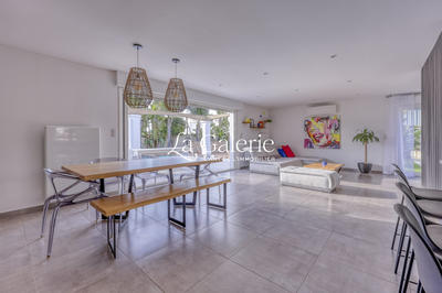 Villa - 165 m² - 6 pièces