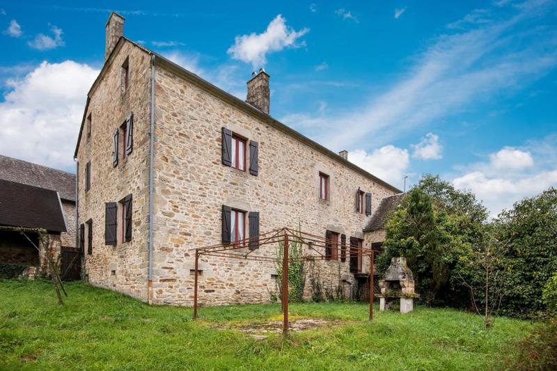 Maison en pierre - 275 m² - 11 pièces