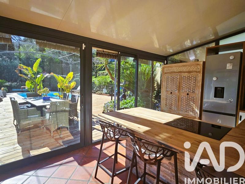 Maison - 200 m² - 11 pièces