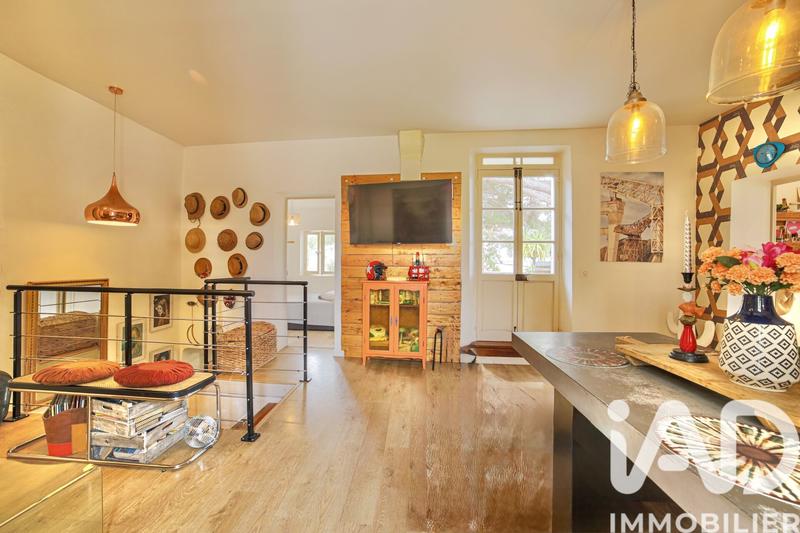 Maison - 225 m² - 7 pièces