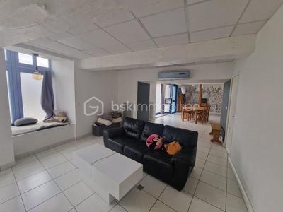 Maison - 271 m² - 9 pièces