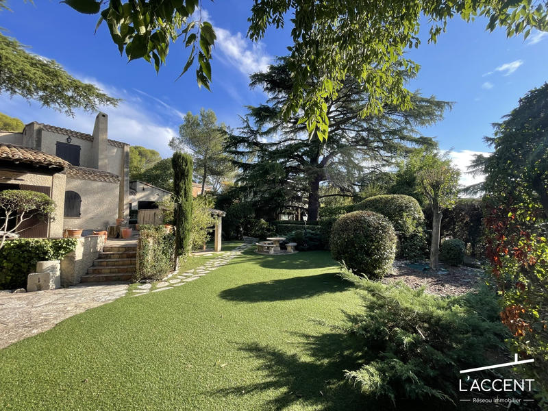 Villa - 230 m² - 7 pièces