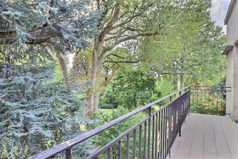 Appartement - 162 m² - 6 pièces