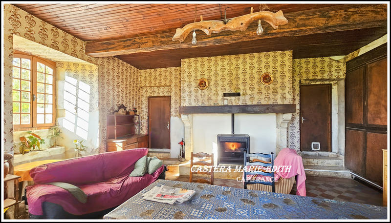 Corps de ferme - 8 000 m² - 7 pièces