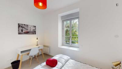 Chambre - 11 m² - 13 pièces