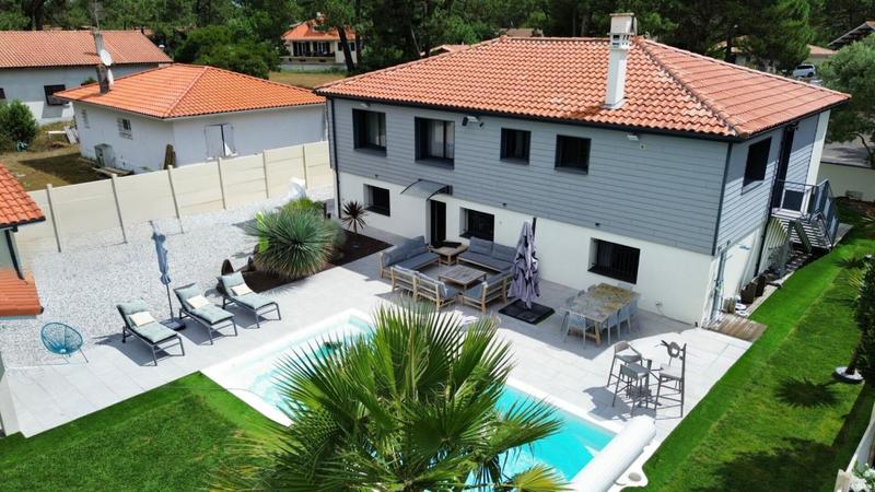 Maison - 185 m² - 8 pièces