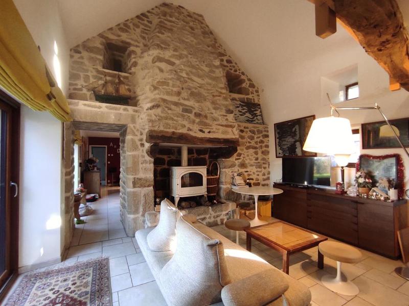 Maison - 300 m² - 10 pièces