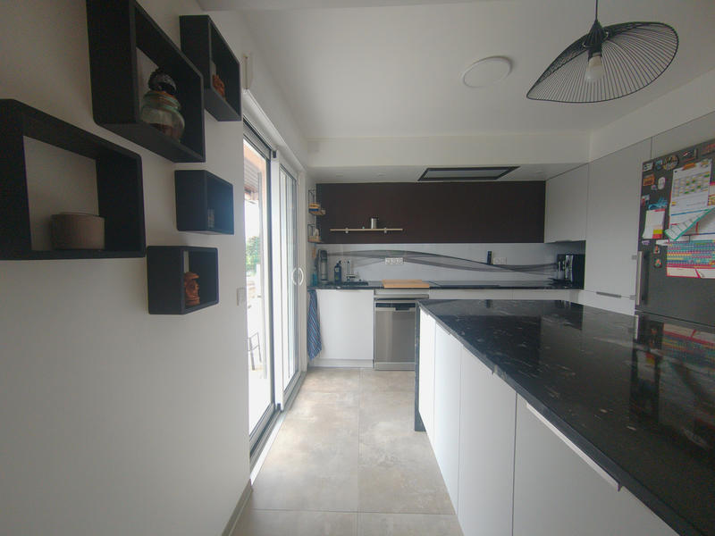 Maison - 198 m² - 7 pièces