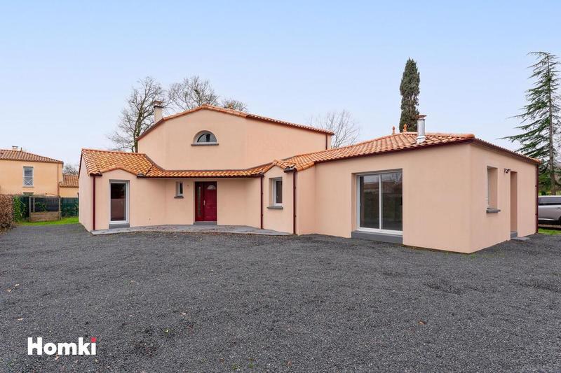 Maison - 215 m² - 8 pièces