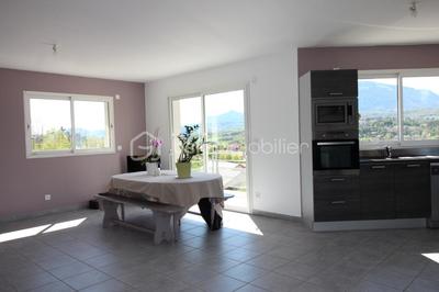 Maison traditionnelle - 171 m² - 7 pièces