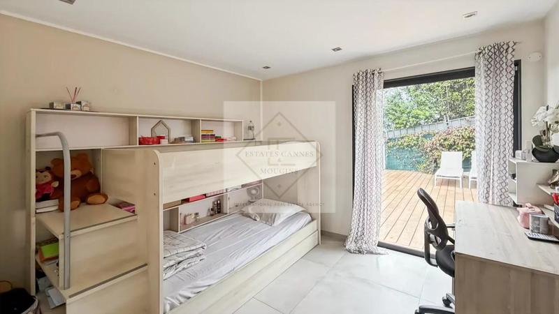 Villa - 170 m² - 6 pièces