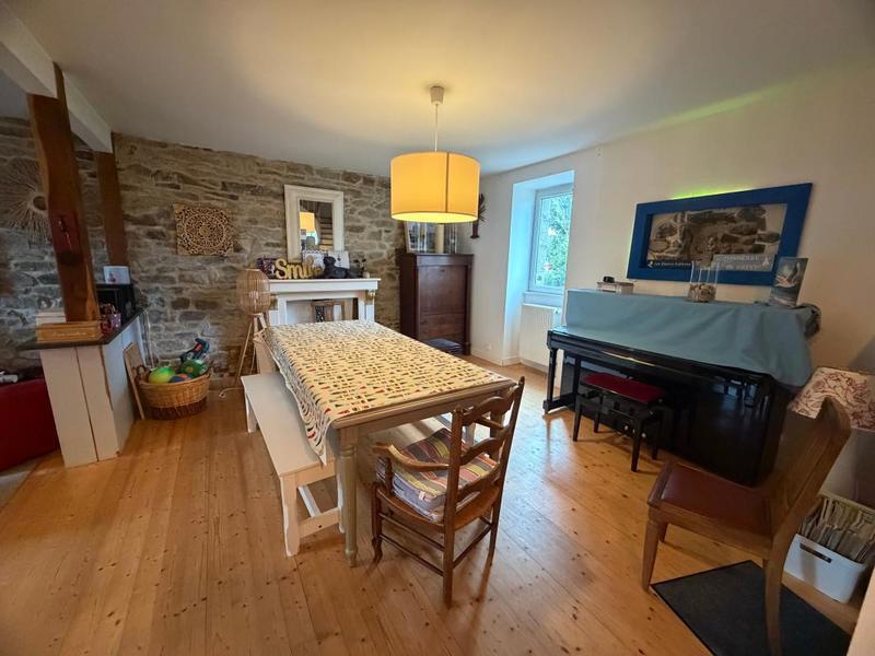 Maison - 220 m² - 9 pièces