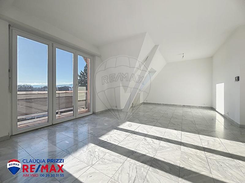 Appartement - 82 m² - 4 pièces