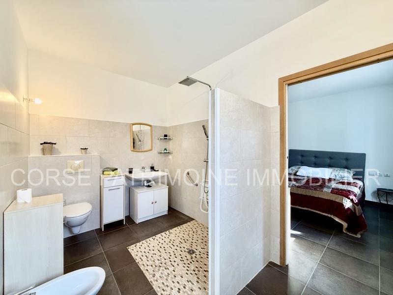 Maison - 174 m² - 10 pièces