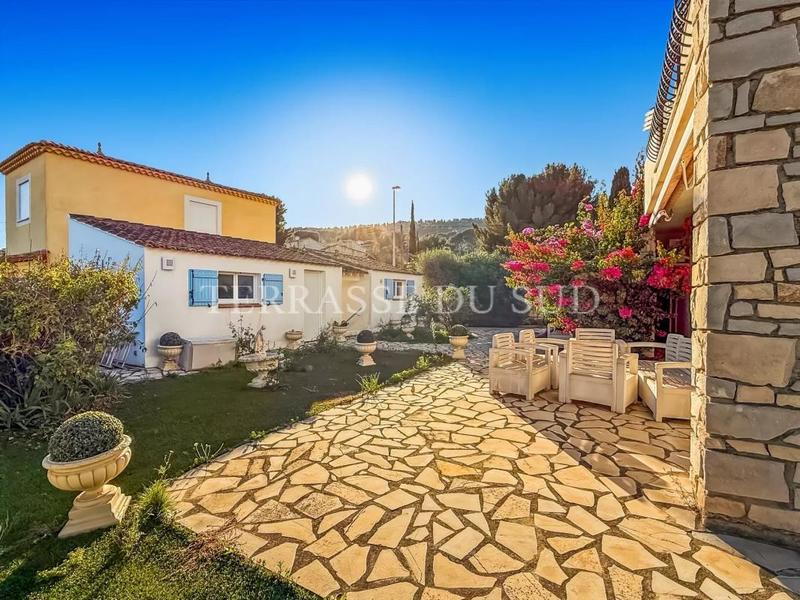 Maison - 192 m² - 7 pièces