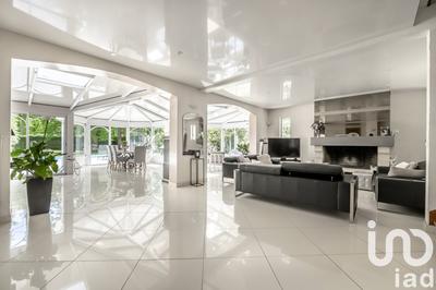 Maison - 270 m² - 7 pièces