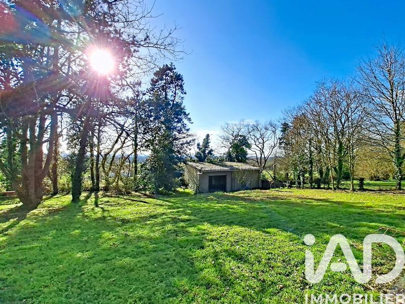 Maison - 226 m² - 8 pièces