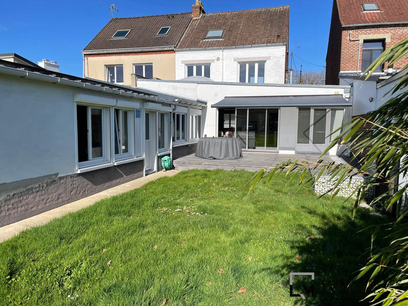 Maison - 200 m² - 7 pièces