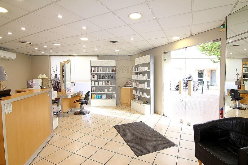 Magasins - 132 m² - 5 pièces