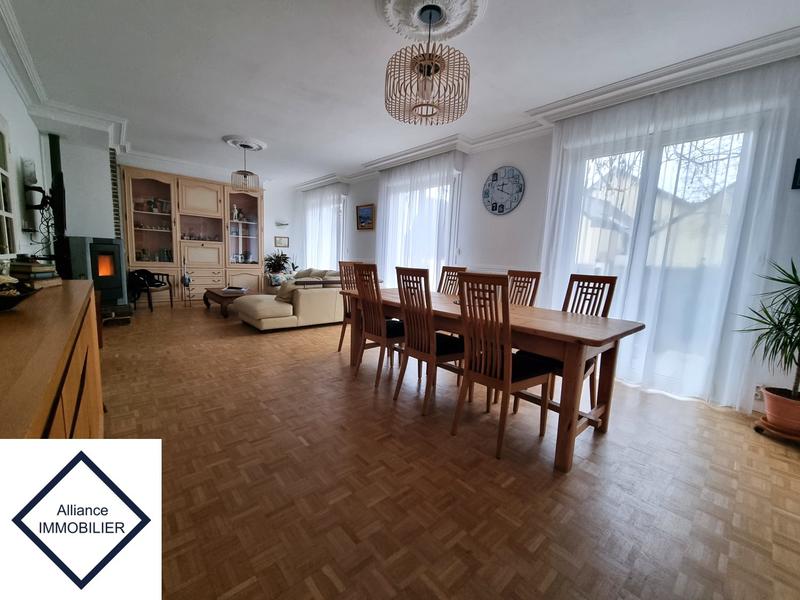 Maison - 196 m² - 7 pièces