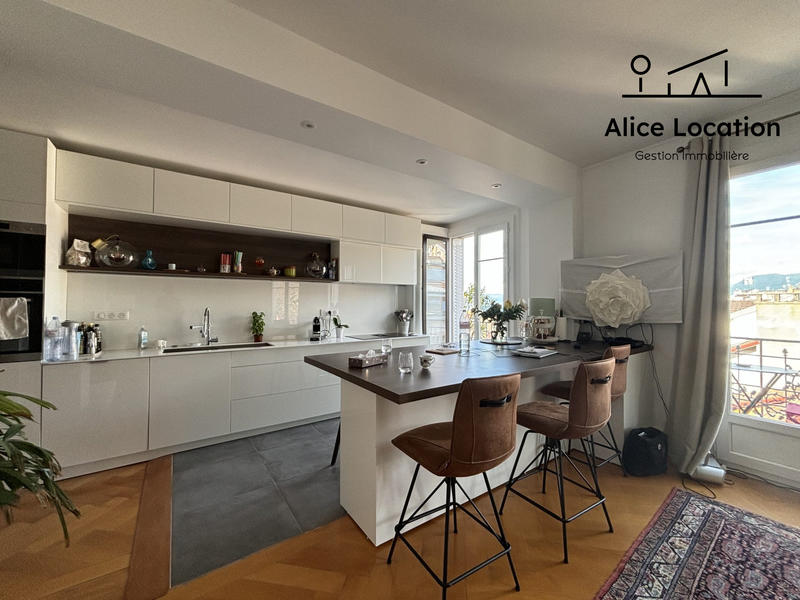 Appartement - 108 m² - 4 pièces