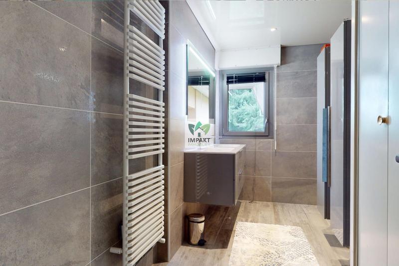 Maison - 300 m² - 11 pièces