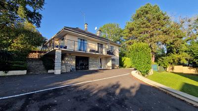 Maison - 133 m² - 6 pièces