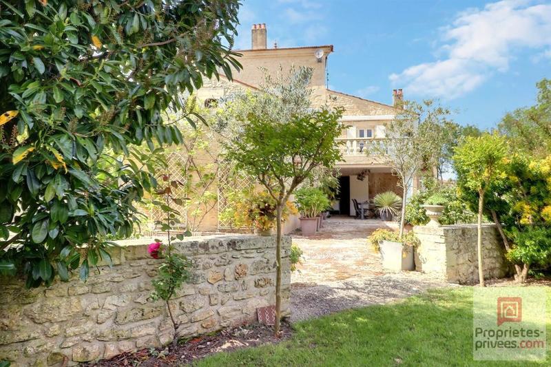 Propriété - 265 m² - 8 pièces