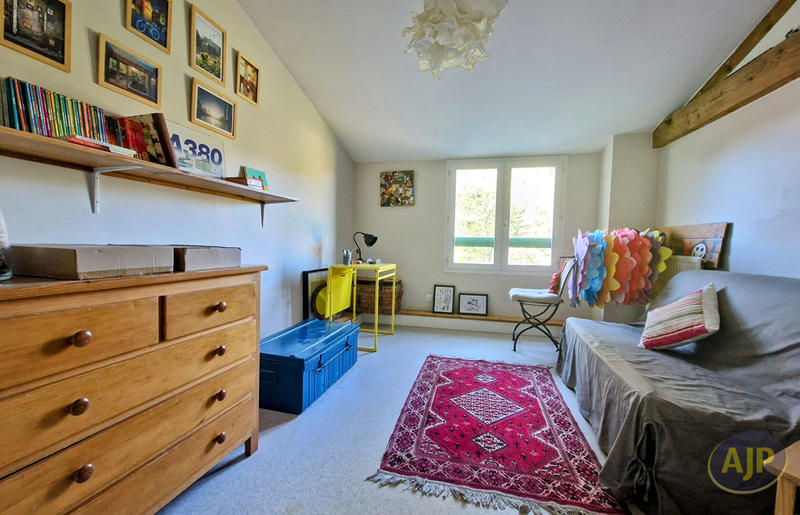 Maison - 169 m² - 8 pièces