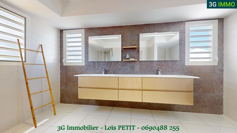 Villa - 300 m² - 8 pièces