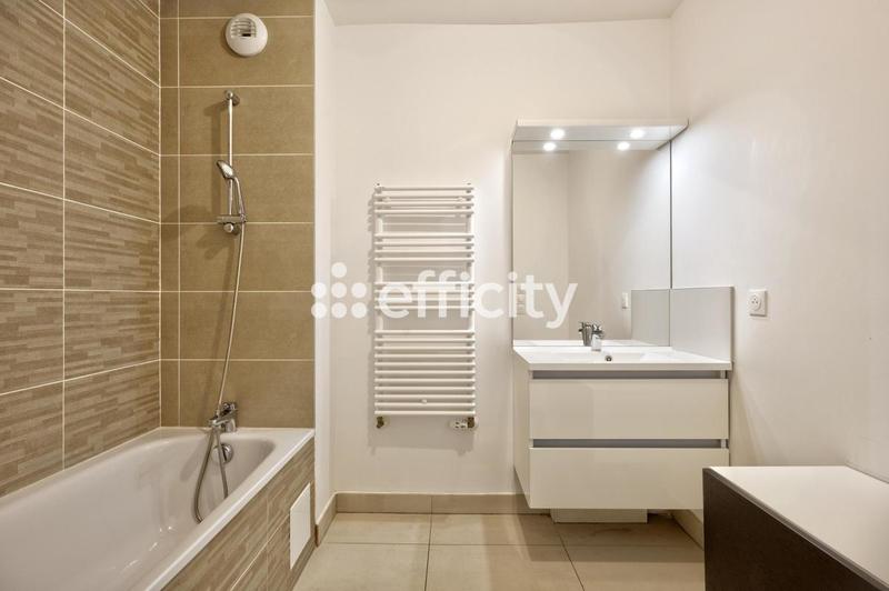 Appartement - 81 m² - 3 pièces