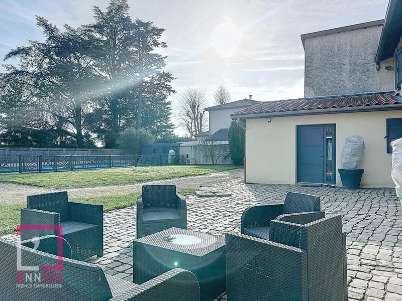 Maison ancienne - 240 m² - 6 pièces