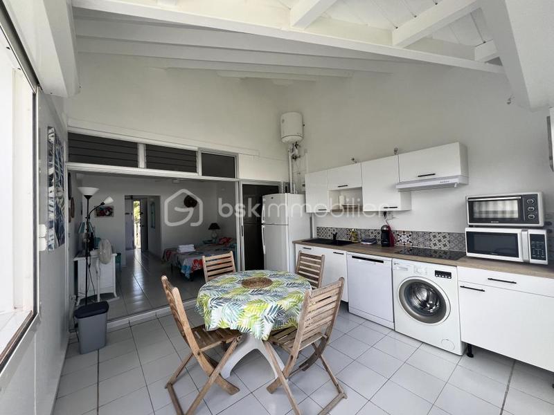 Studio - 25 m² - 2 pièces