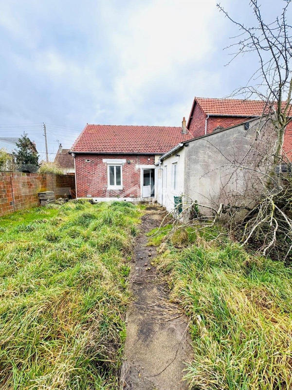 Maison - 90 m² - 5 pièces