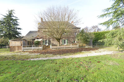 Maison - 286 m² - 8 pièces