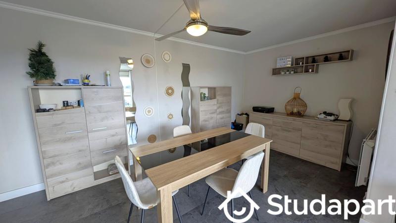 Chambre - 10 m² - 1 pièce