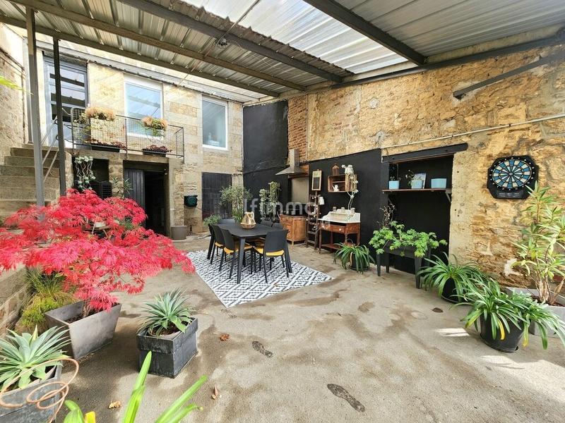 Maison - 208 m² - 9 pièces