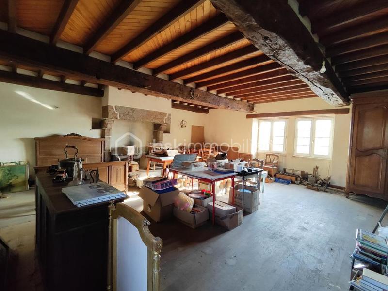 Demeure - 98 m² - 17 pièces