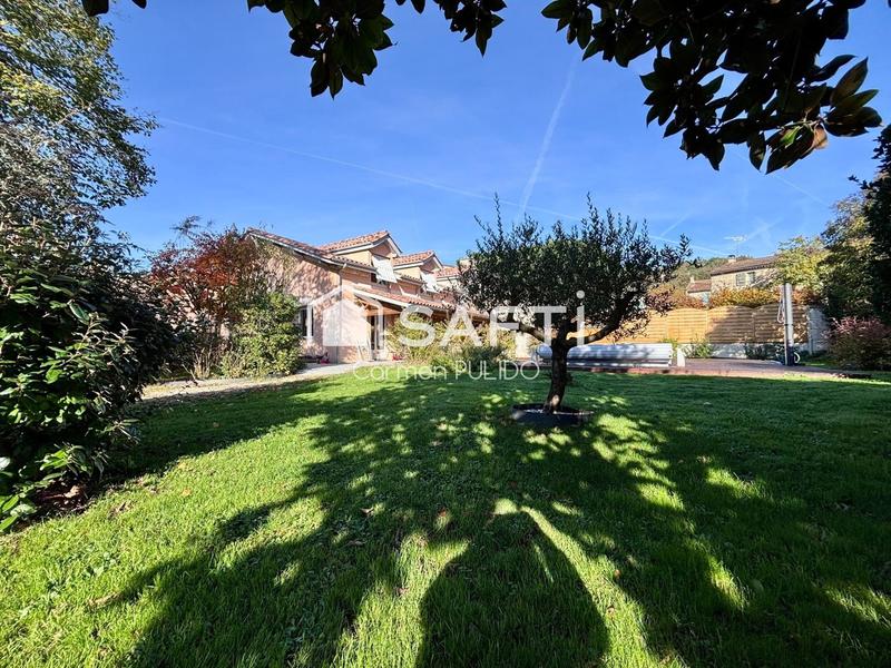 Maison - 200 m² - 6 pièces