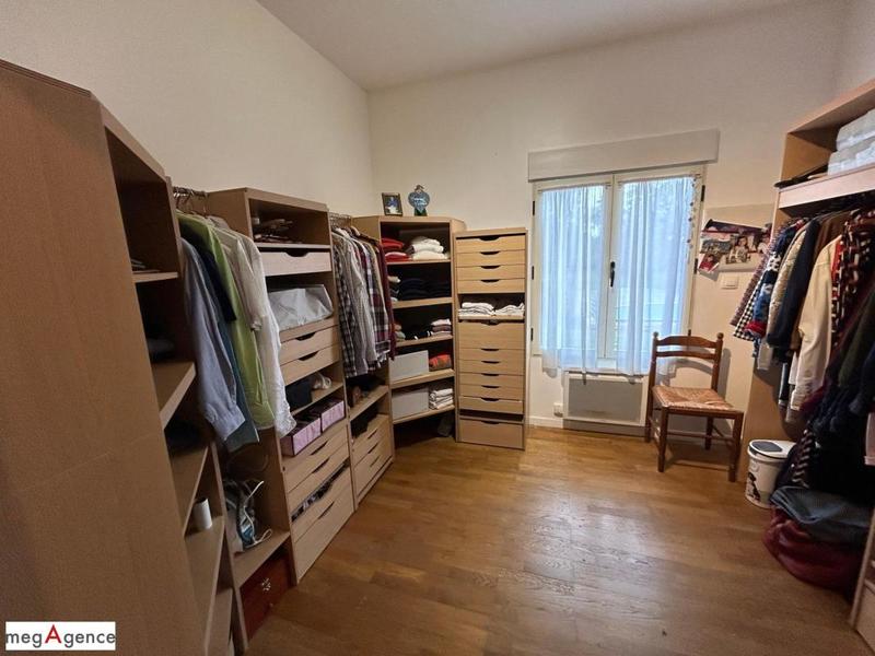 Maison - 216 m² - 8 pièces